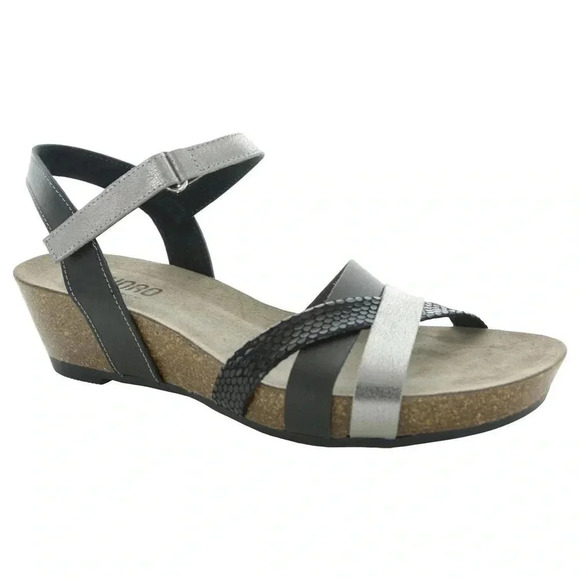 Munro Eden Sandal - Picture 1 of 9